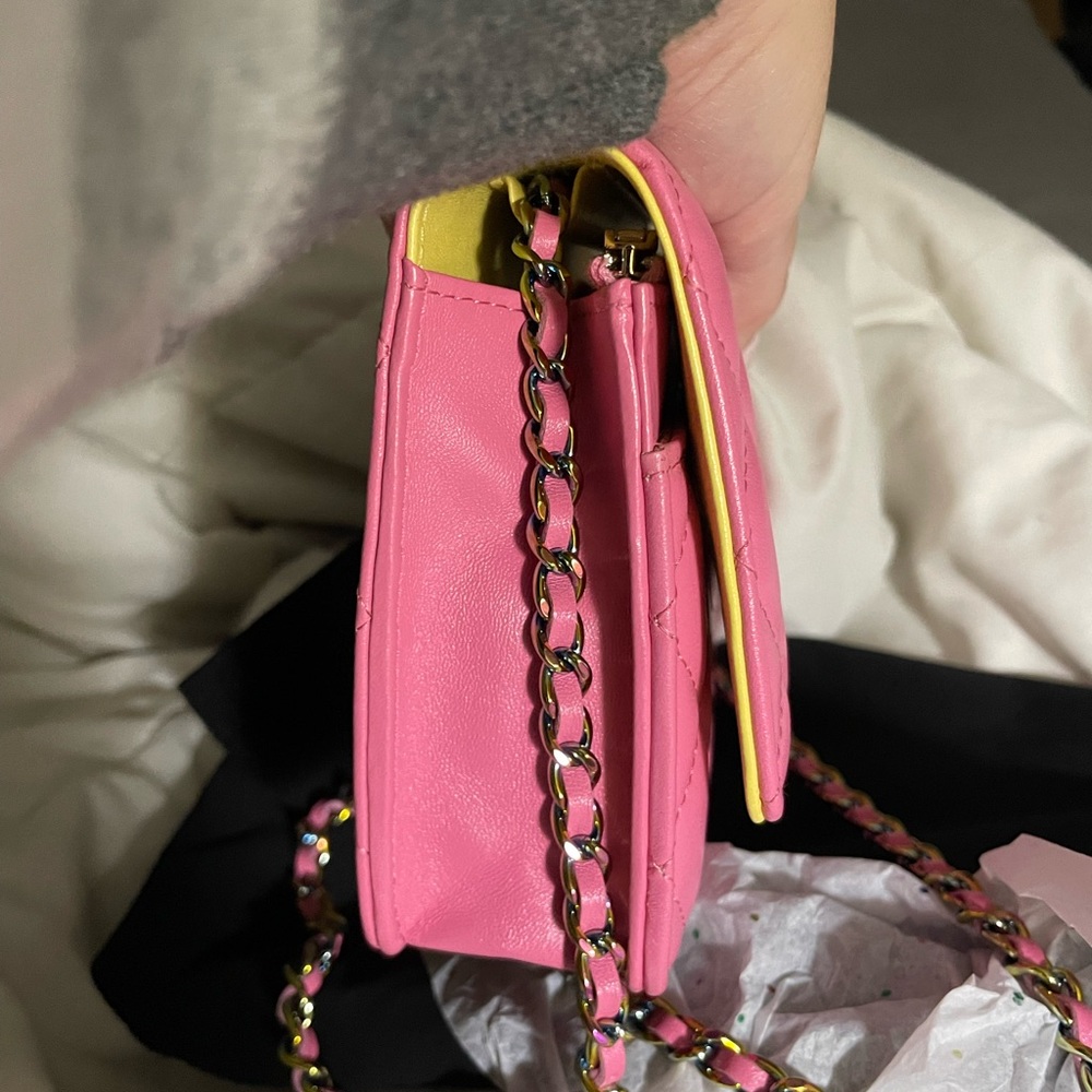 CHANEL PINK 21P WOC IRIDESCENT HARDWARE LIMITED EDITION Beautiful 💕 ❌sold FF❌ - Picture 6 of 16